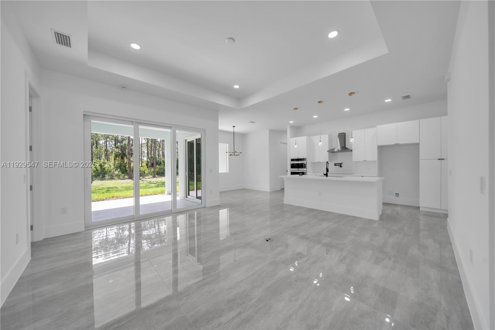 LEEHIGH ACRES - Residential