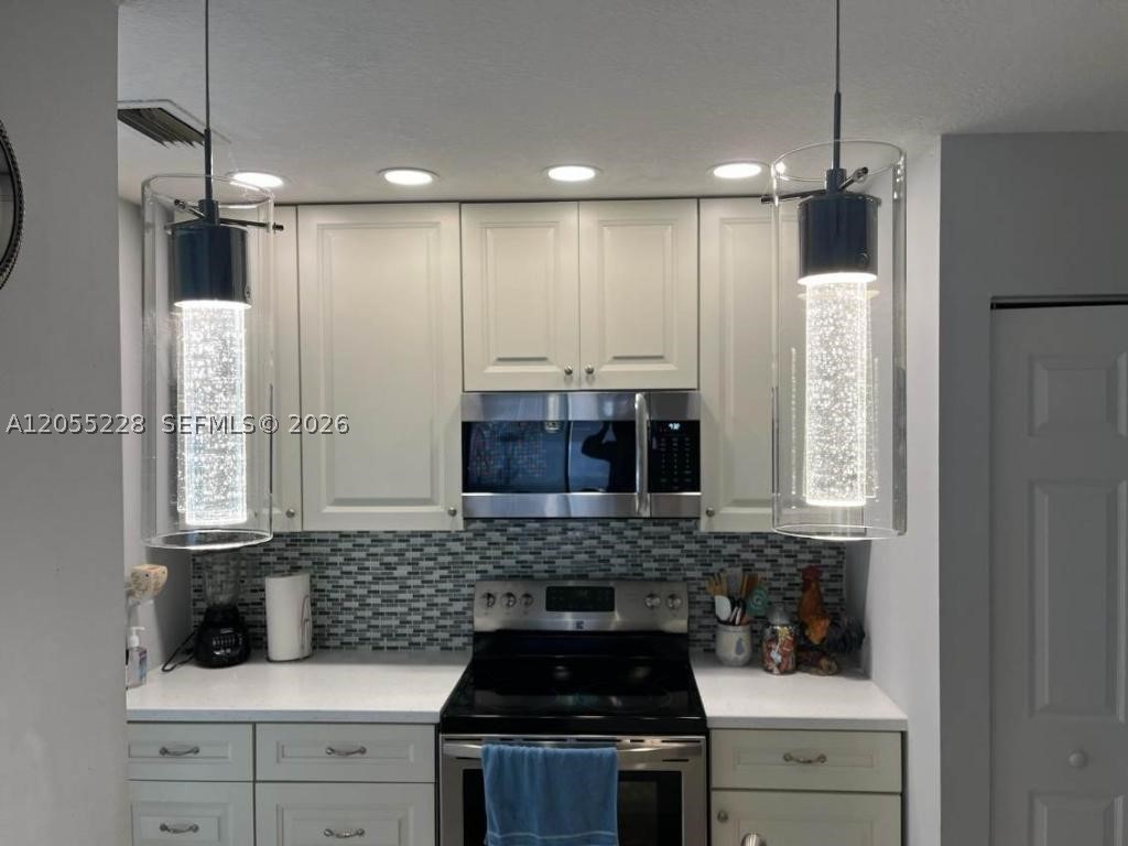 PEMBROKE LAKES SECTION EI - Residential