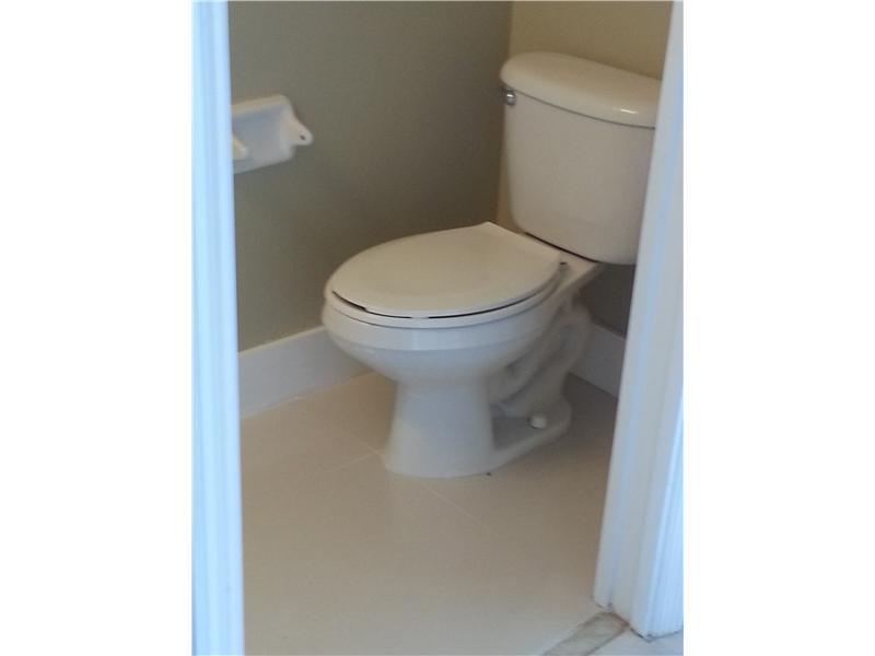 DORAL LANDINGS TOWNHOMES - Residential Lease