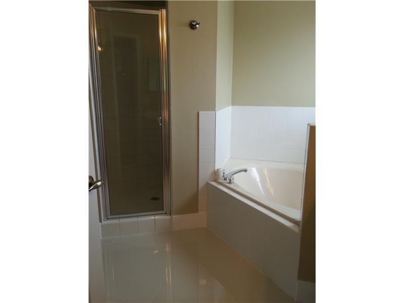 DORAL LANDINGS TOWNHOMES - Residential Lease