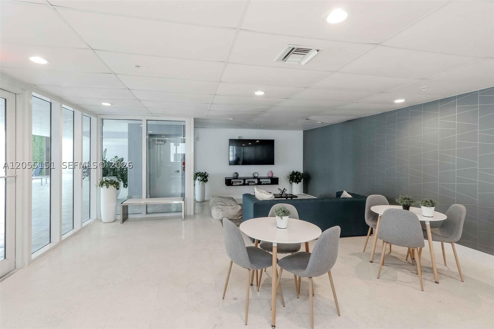 THE SAIL CONDO - Residential Lease