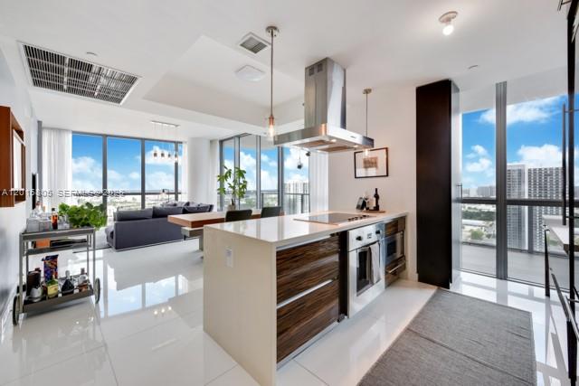 MARQUIS CONDO - Residential