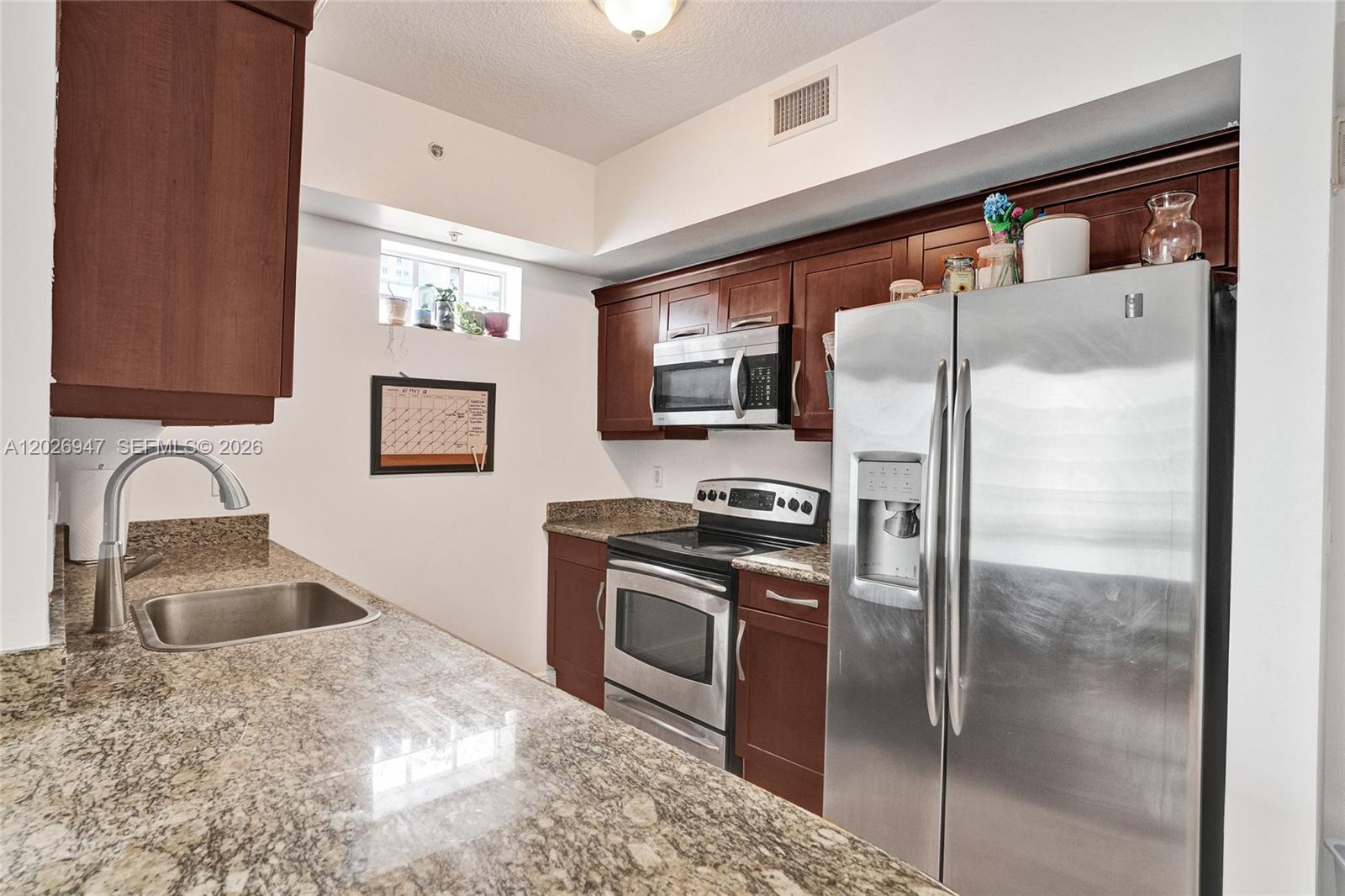 DOWNTOWN DADELAND CONDO N - Residential