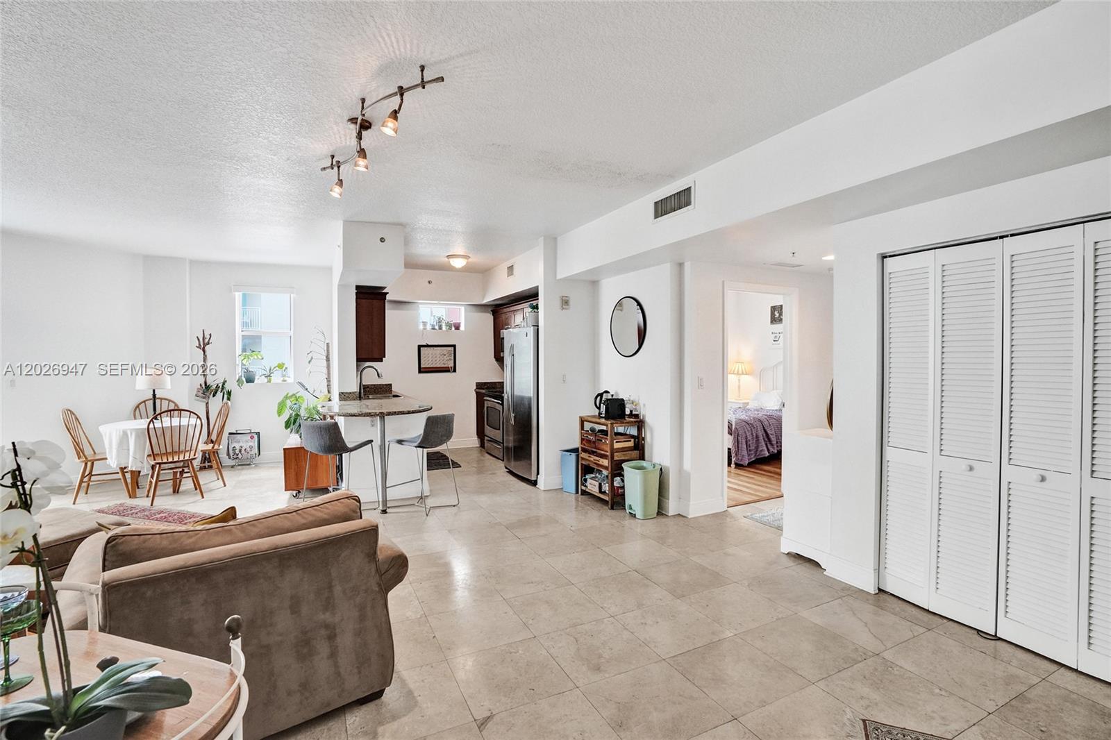 DOWNTOWN DADELAND CONDO N - Residential
