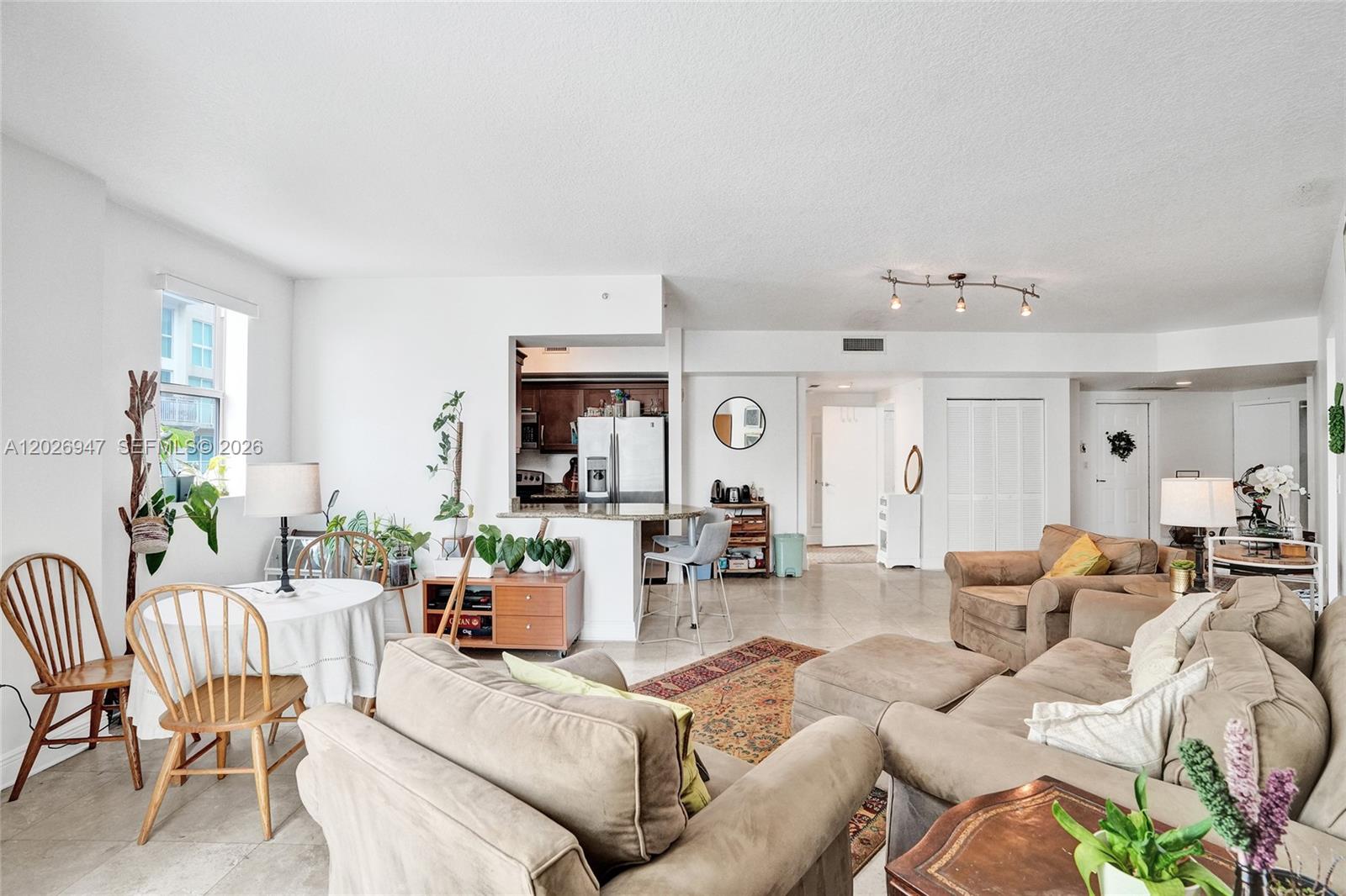 DOWNTOWN DADELAND CONDO N - Residential