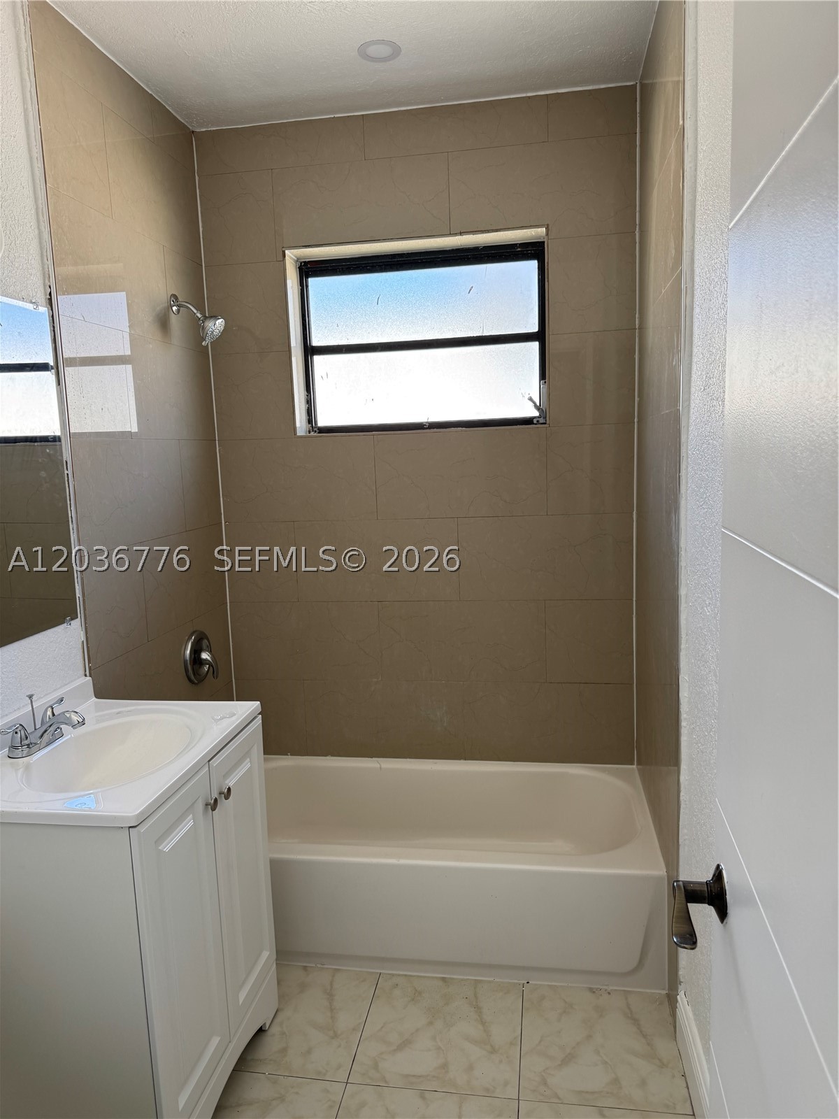 BISCAYNE COURT - Residential Lease