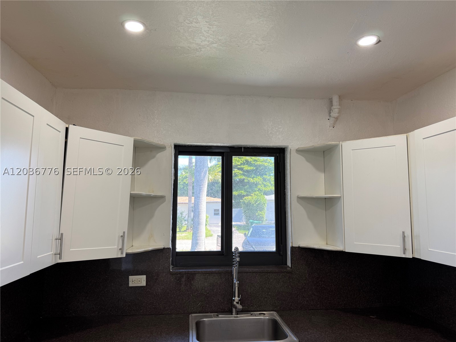 BISCAYNE COURT - Residential Lease