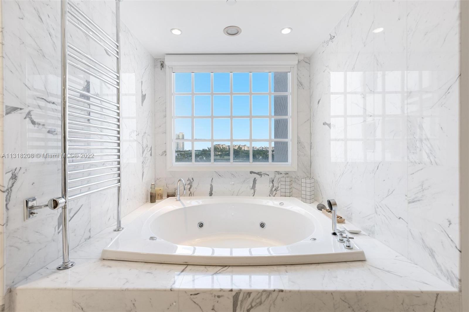 BAYVIEW FISHER ISL CONDO - Residential