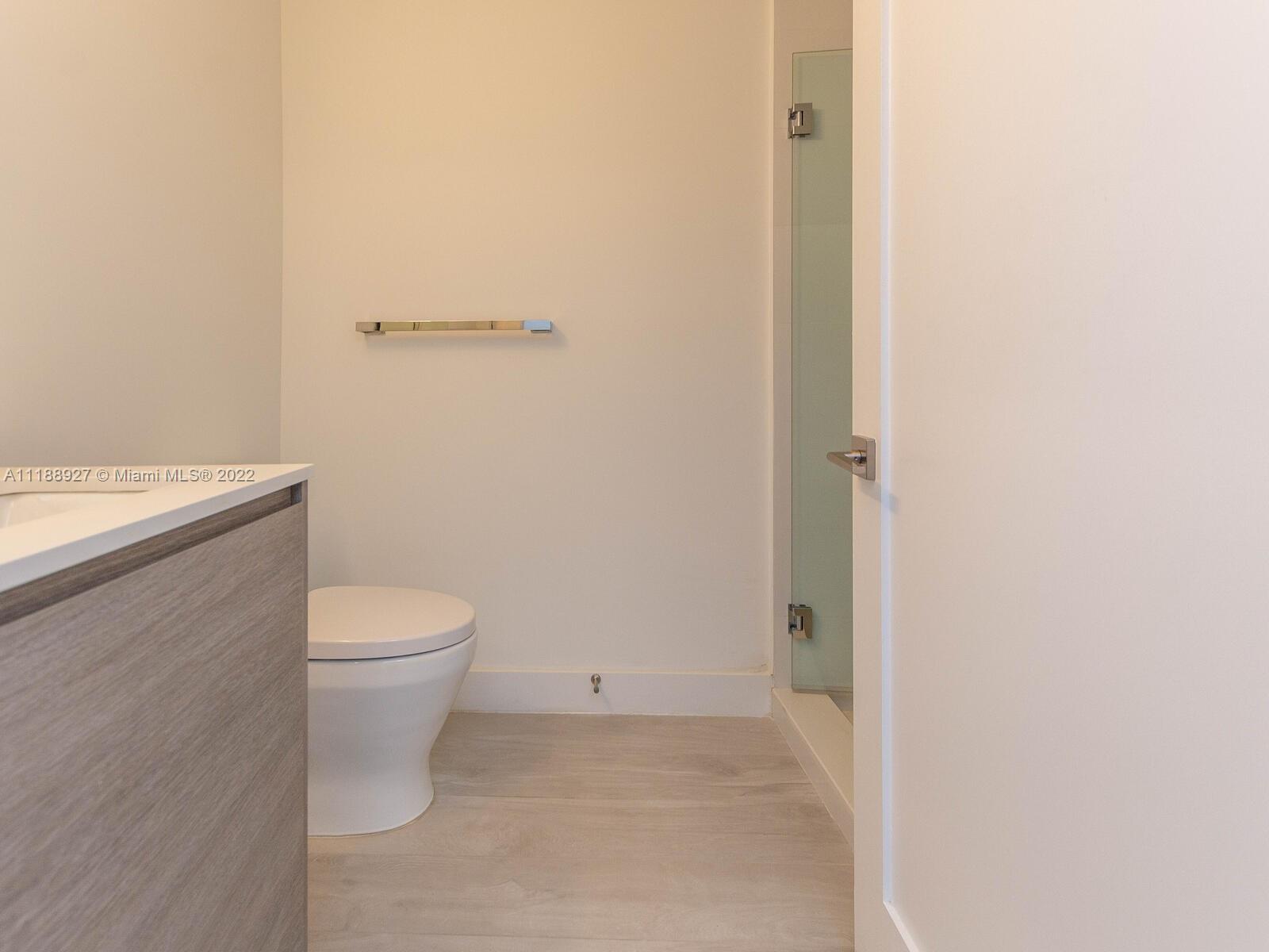 101 BAY HARBOR TOWNHOUSE - Residential Lease
