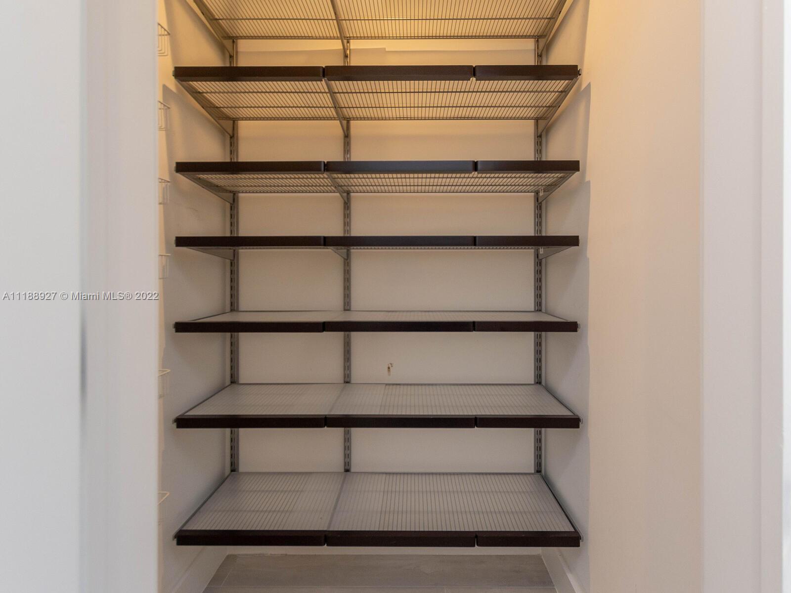 101 BAY HARBOR TOWNHOUSE - Residential Lease