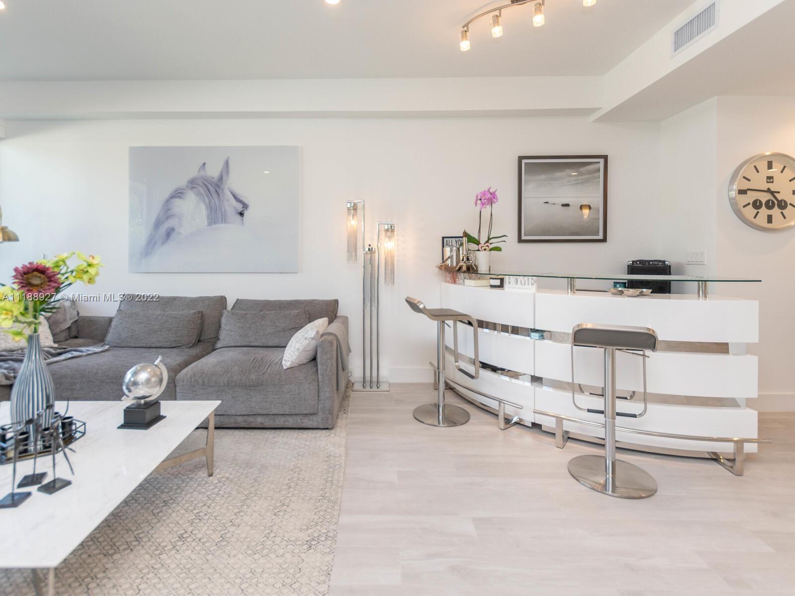 101 BAY HARBOR TOWNHOUSE - Residential Lease
