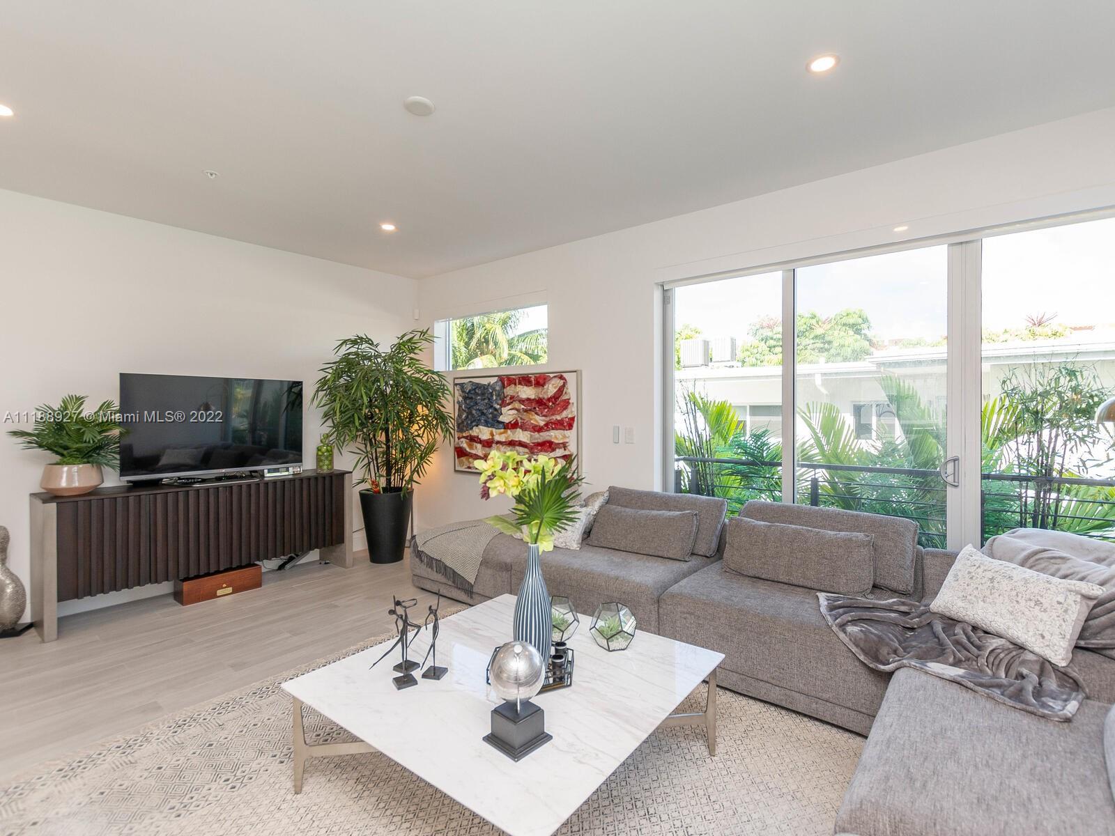 101 BAY HARBOR TOWNHOUSE - Residential Lease