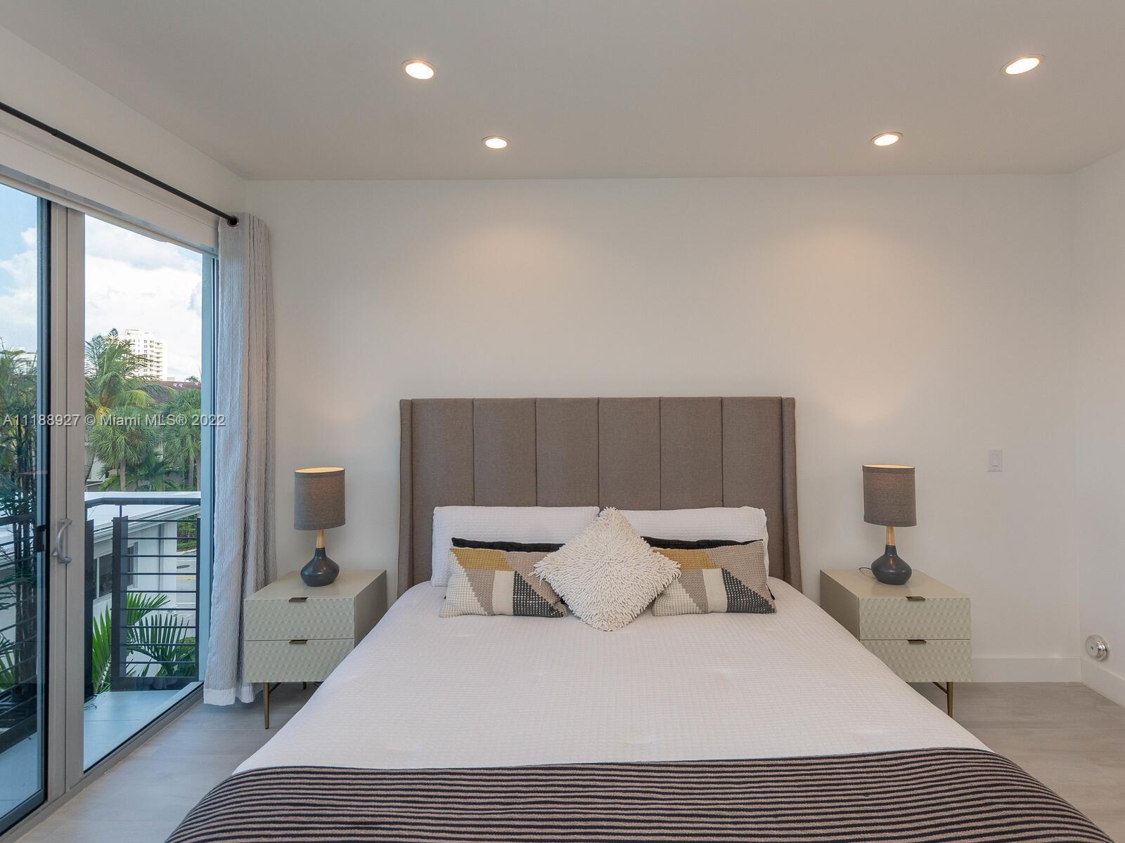 101 BAY HARBOR TOWNHOUSE - Residential Lease