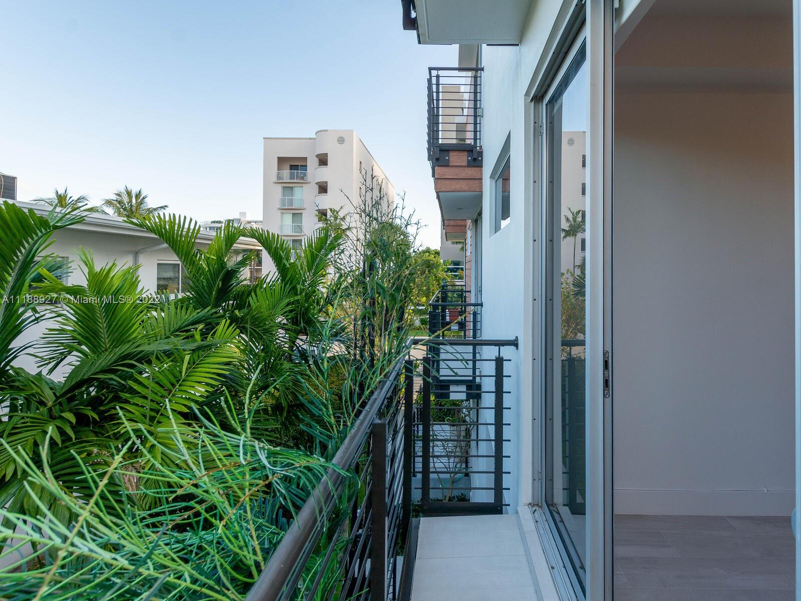 101 BAY HARBOR TOWNHOUSE - Residential Lease