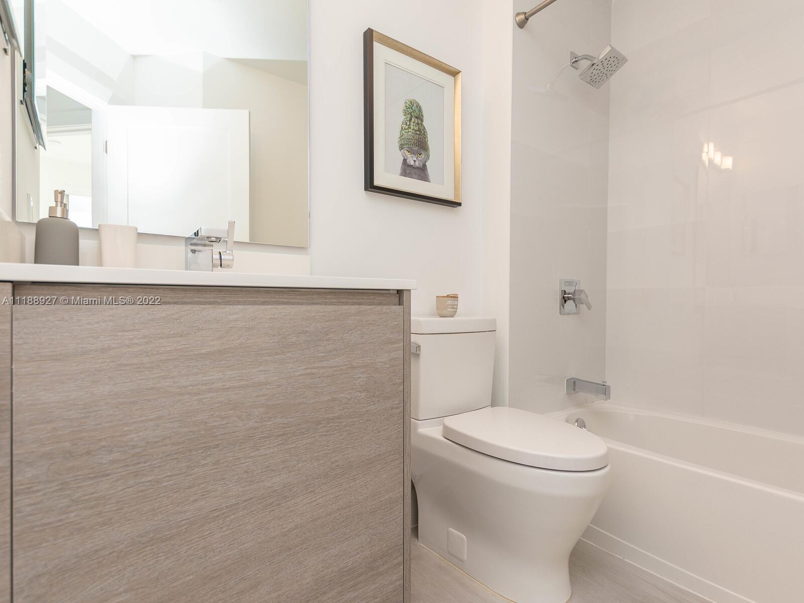 101 BAY HARBOR TOWNHOUSE - Residential Lease