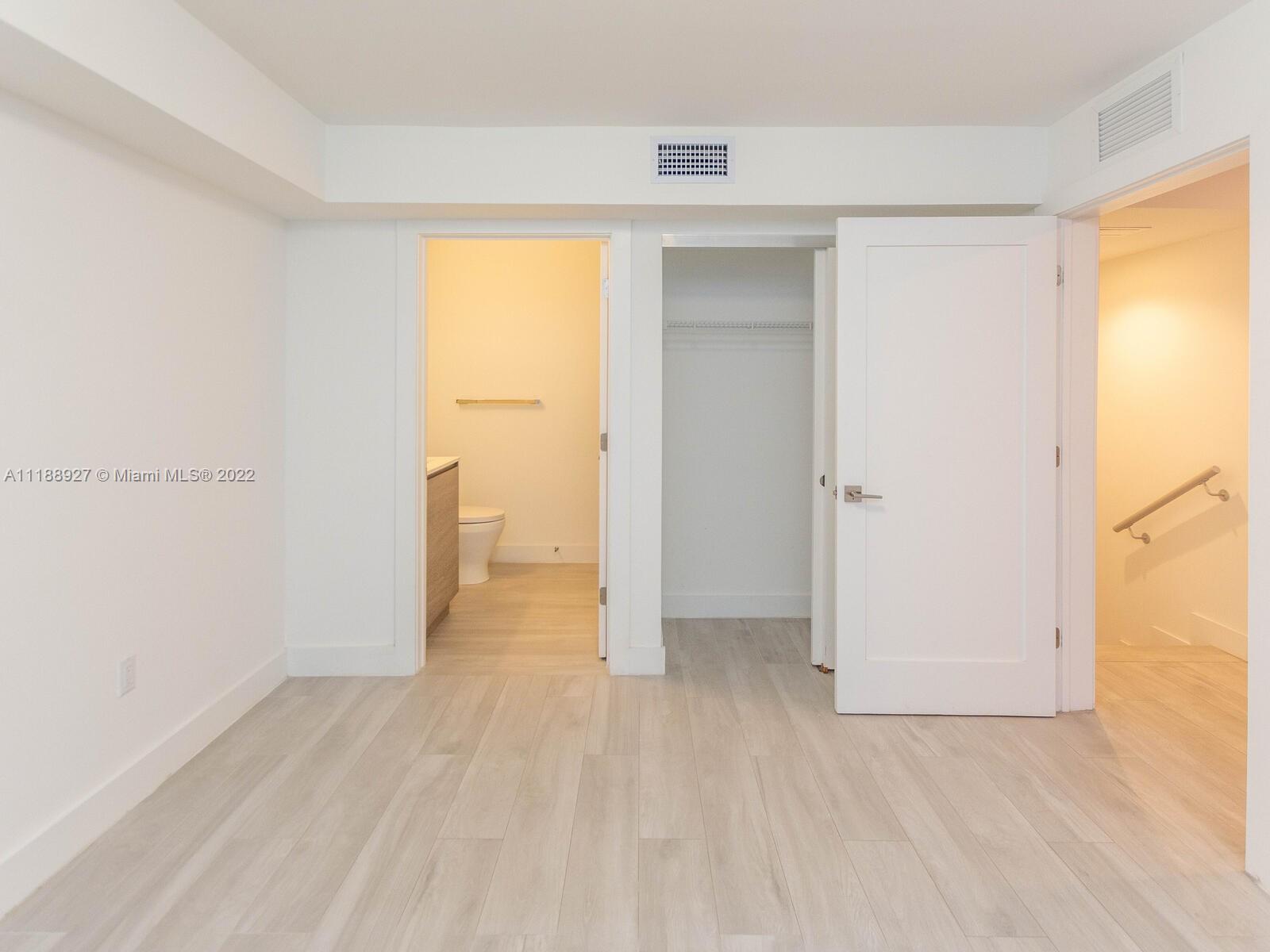 101 BAY HARBOR TOWNHOUSE - Residential Lease