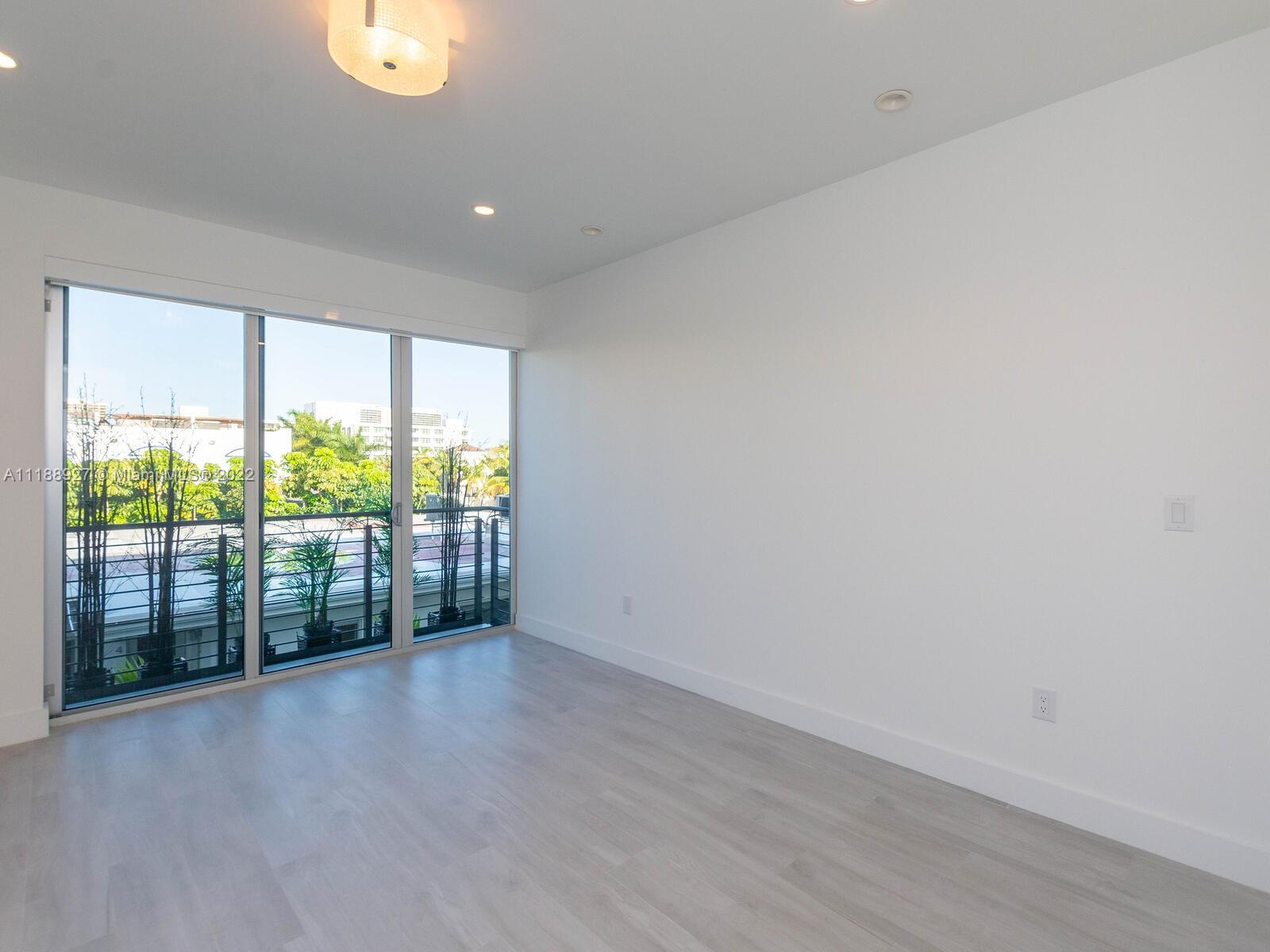 101 BAY HARBOR TOWNHOUSE - Residential Lease