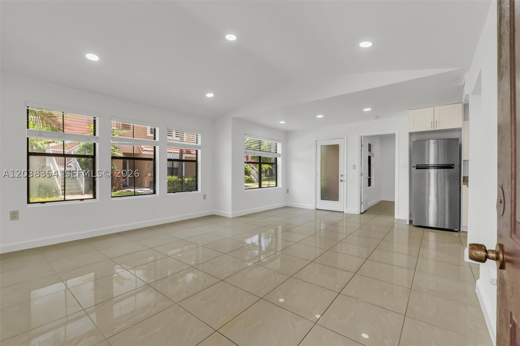 BISCAYNE BEACH CLUB CONDO - Residential