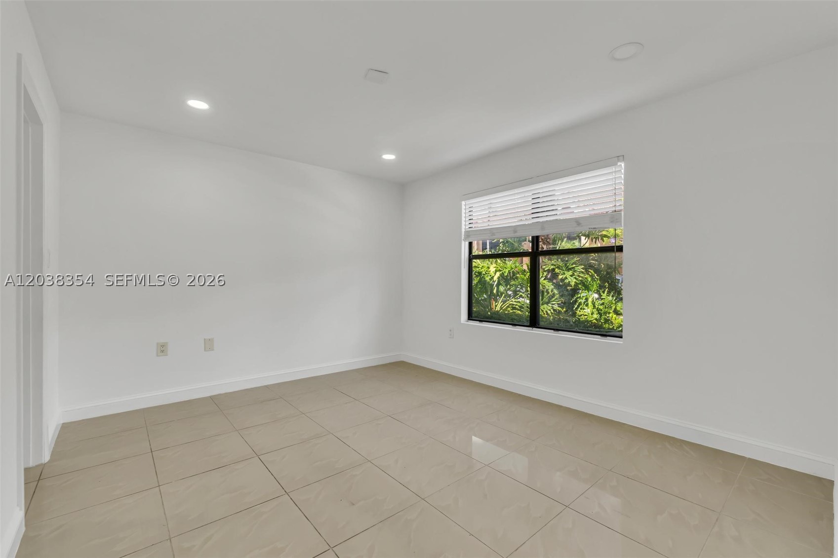 BISCAYNE BEACH CLUB CONDO - Residential