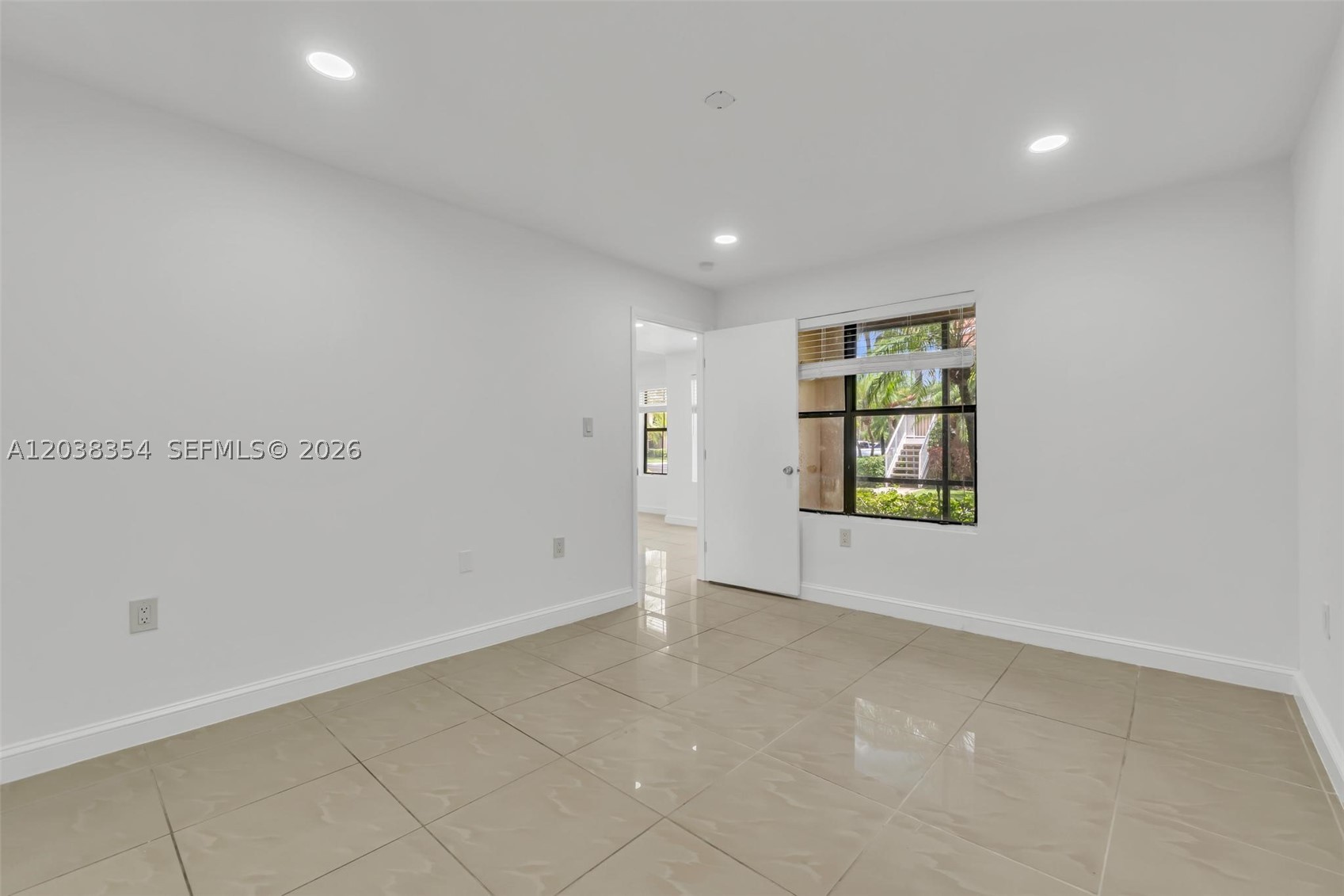 BISCAYNE BEACH CLUB CONDO - Residential