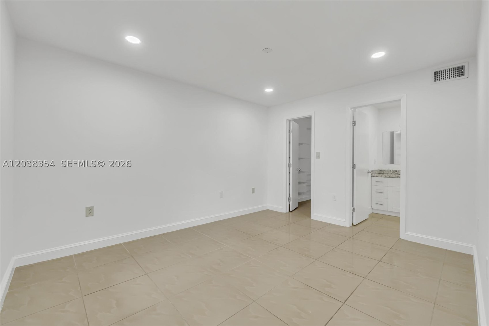 BISCAYNE BEACH CLUB CONDO - Residential