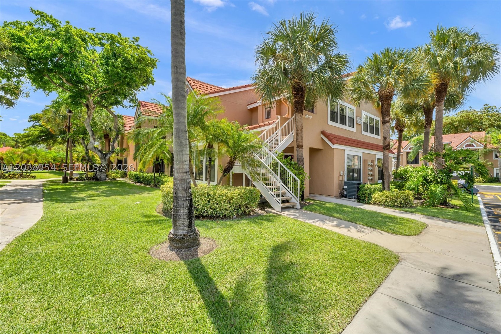 BISCAYNE BEACH CLUB CONDO - Residential