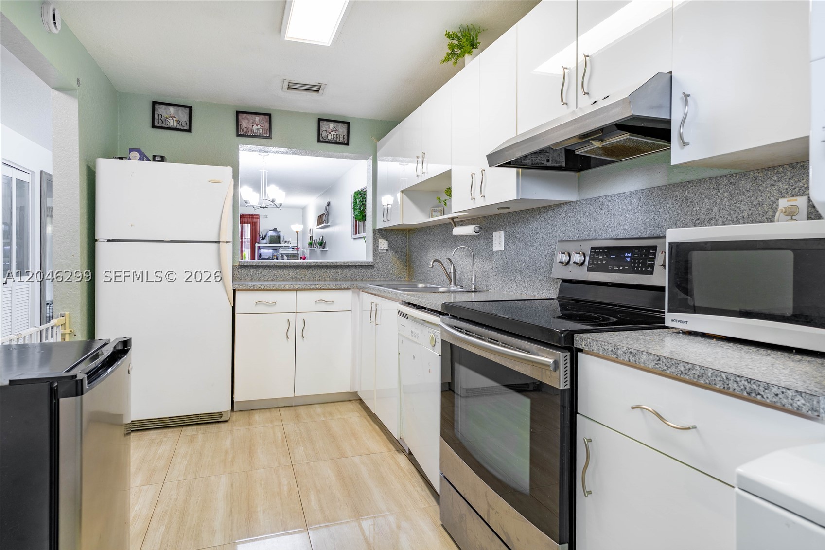 WESTVIEW CONDOMINIUM NO N - Residential