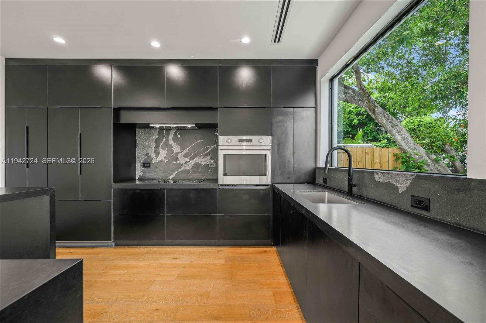 BAY VISTA PARK - Residential