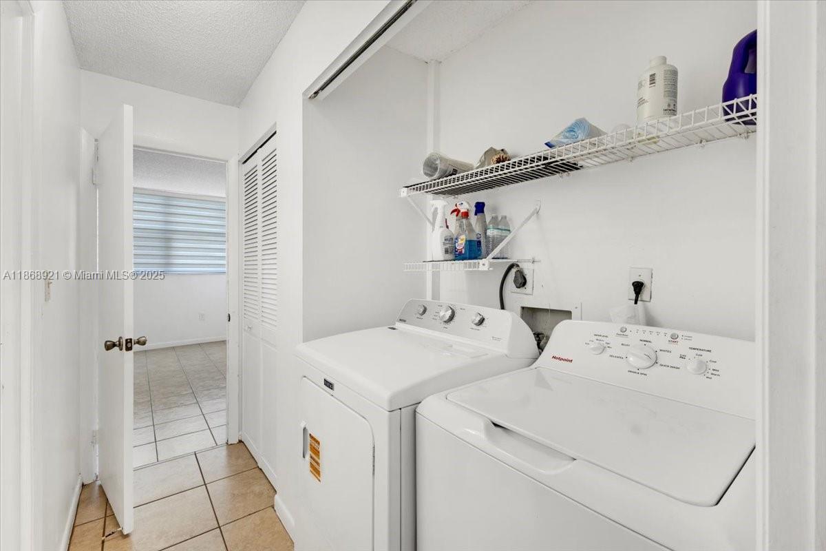 CHANTILLY CONDO - Residential
