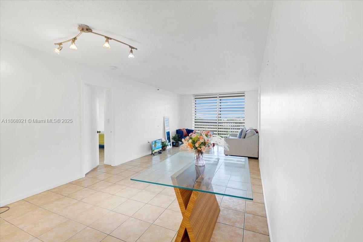 CHANTILLY CONDO - Residential
