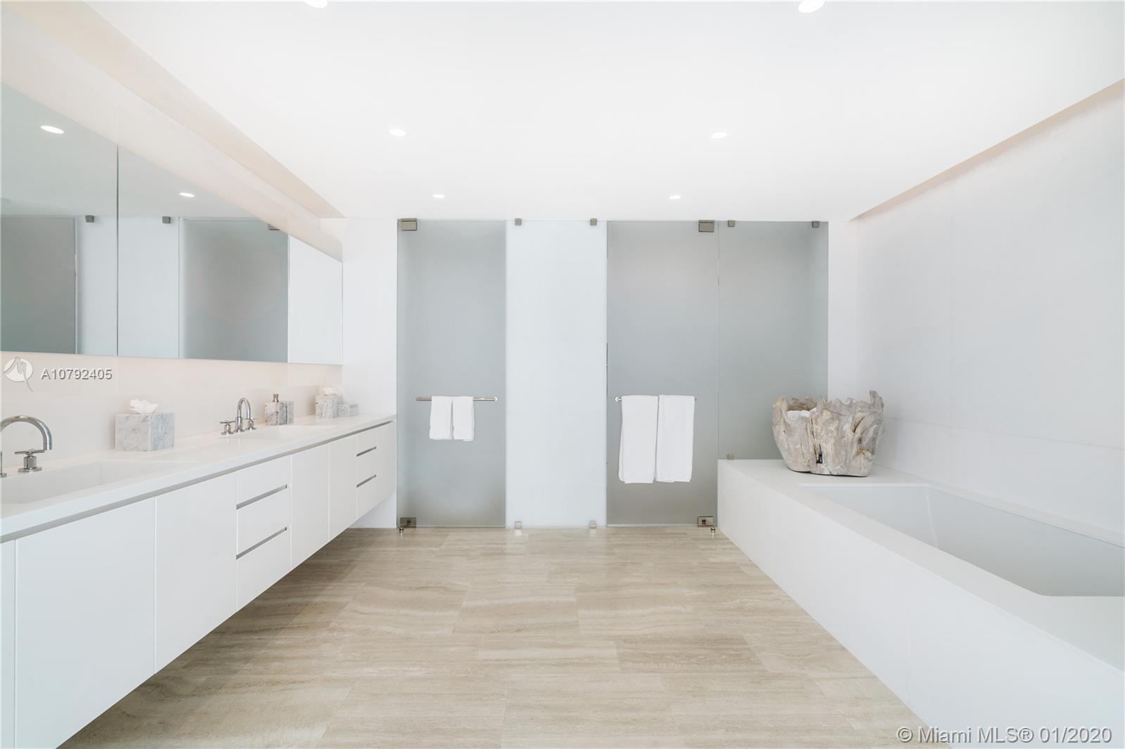 SURF CLUB CONDO - Residential