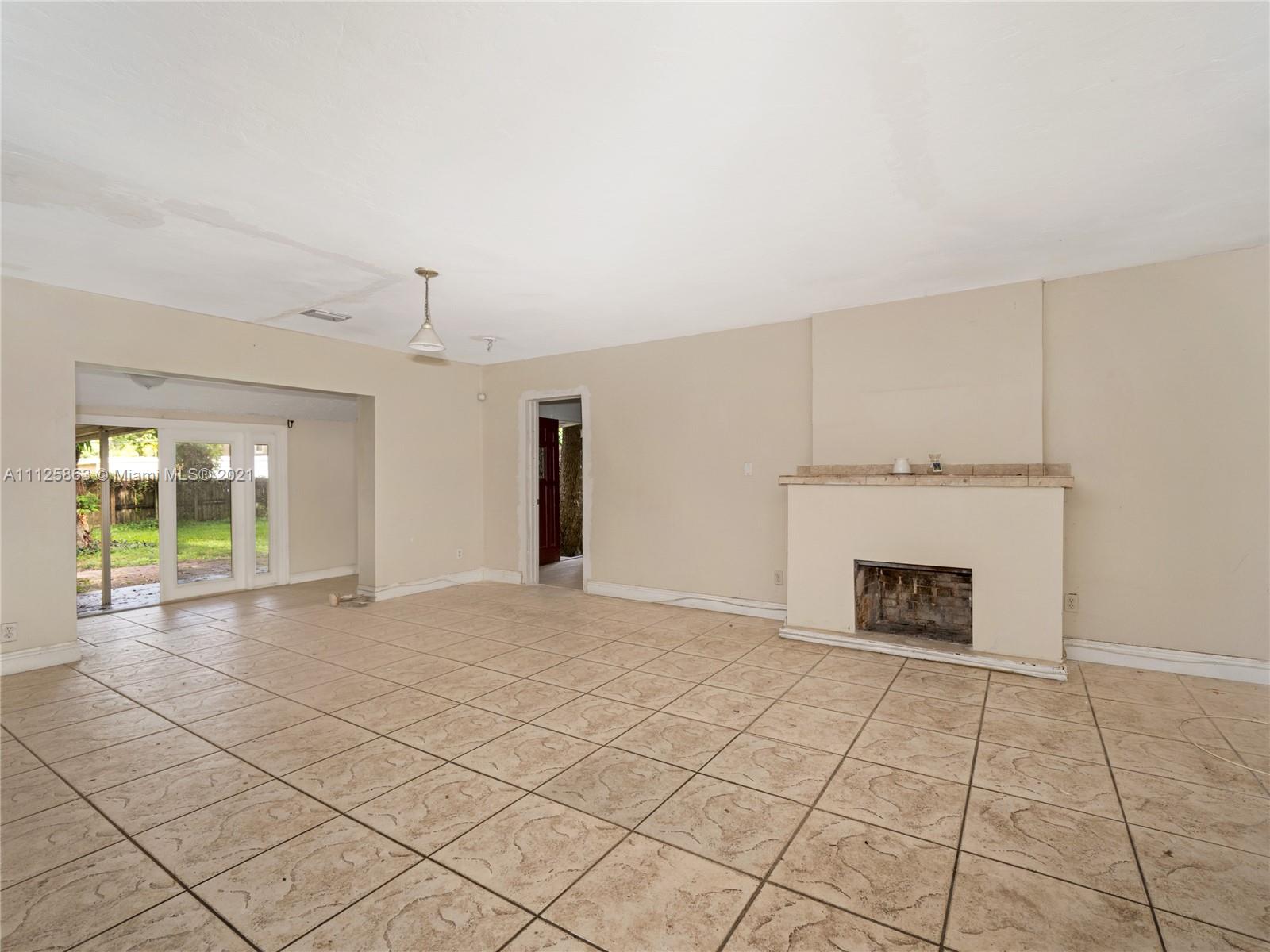 IRONS MANOR 2ND ADDN - Residential