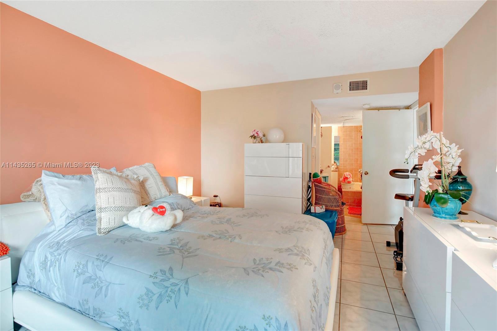 PENINSULA AT INTL GARDENS - Residential
