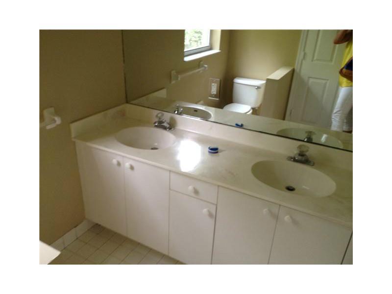 REGENCY LAKES AT COCONUT - Residential Lease