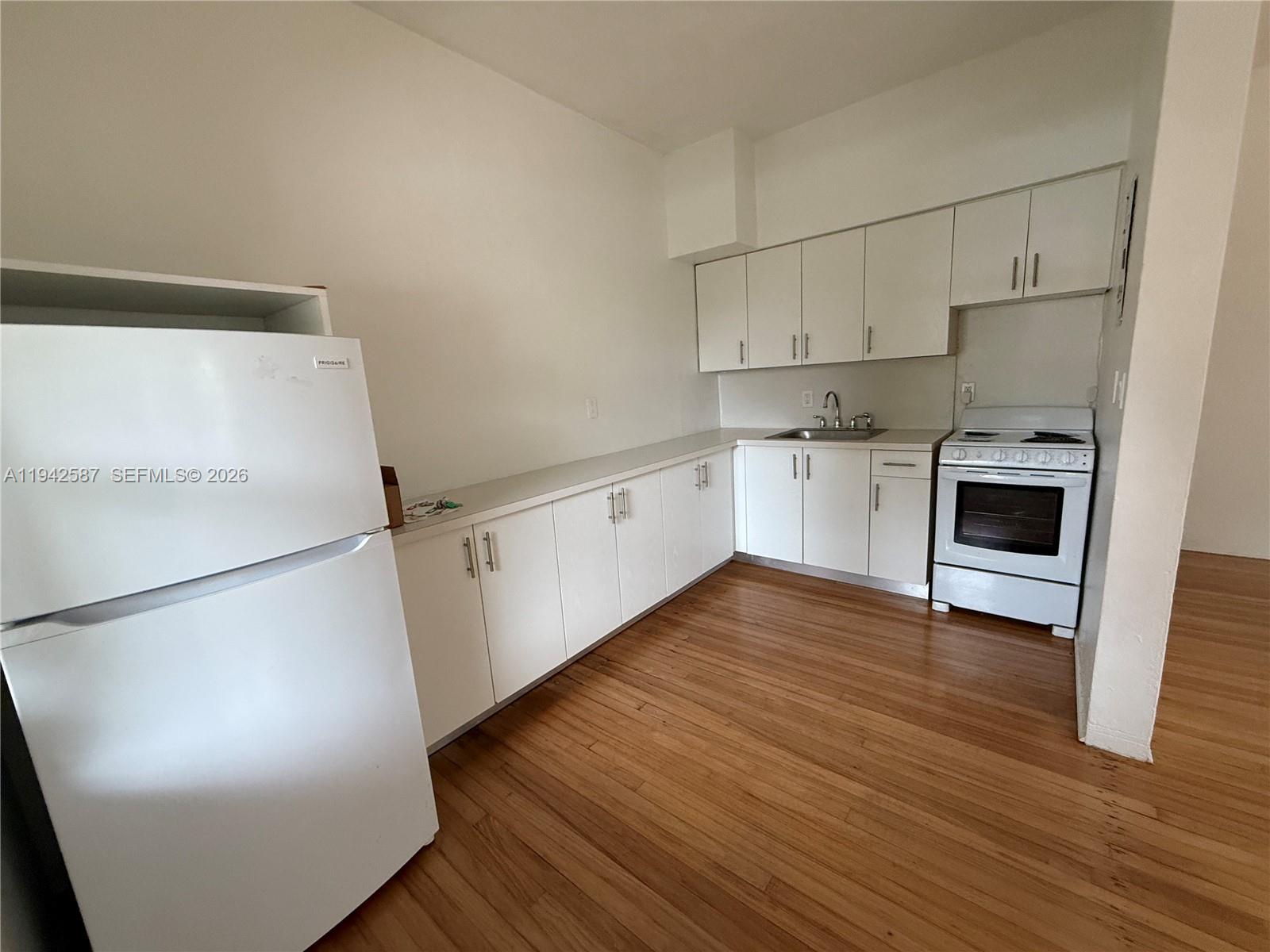 LENOX MANOR - Residential Lease