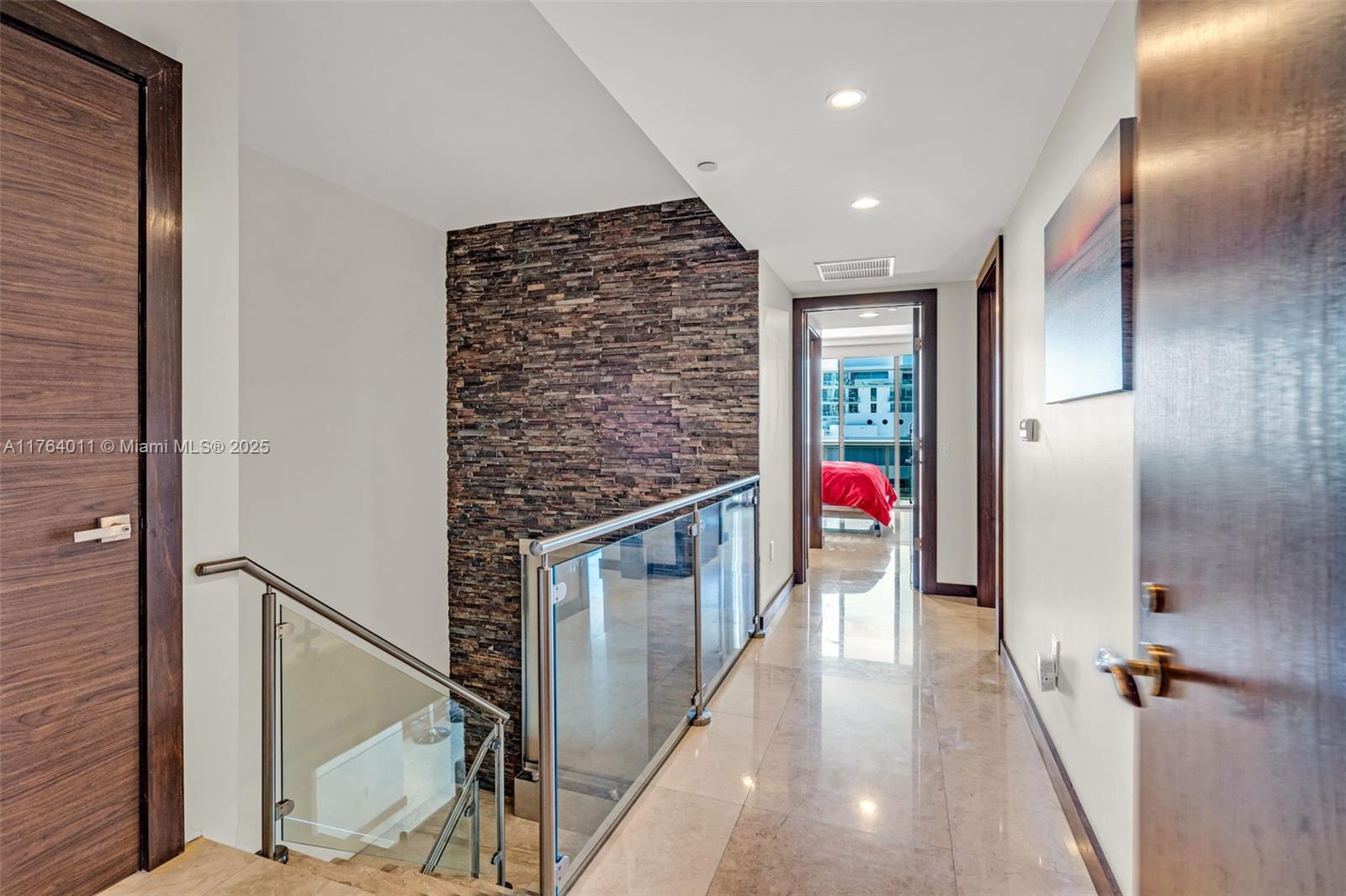 MEI CONDO - Residential