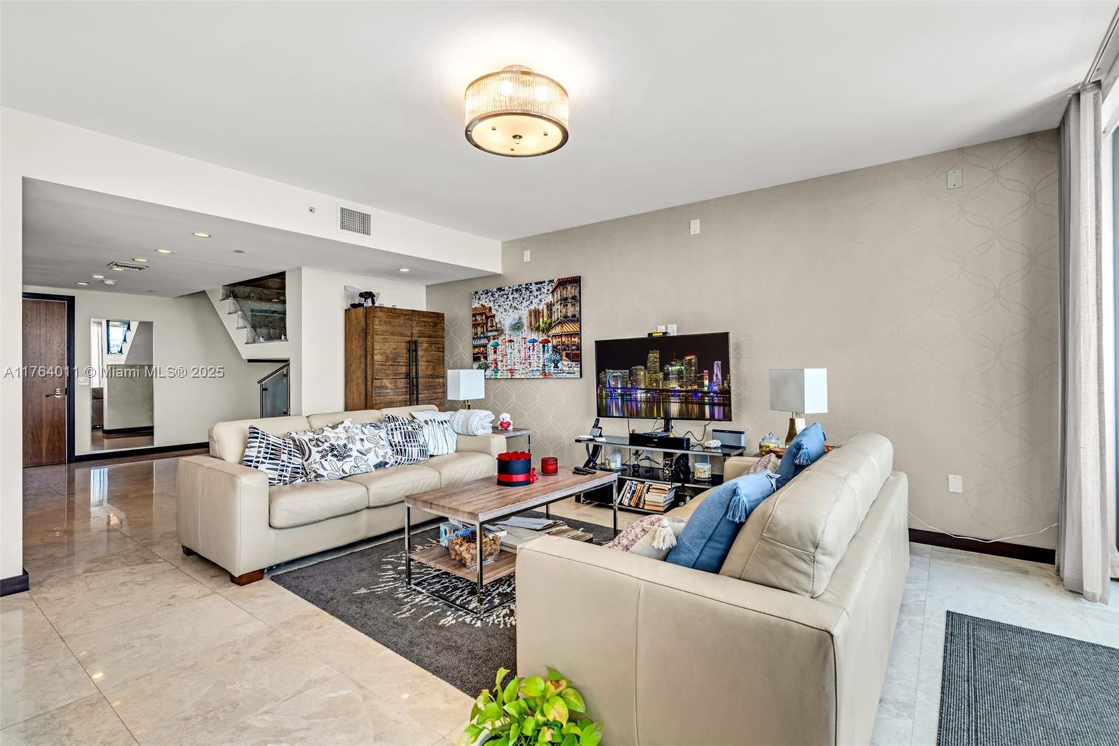 MEI CONDO - Residential