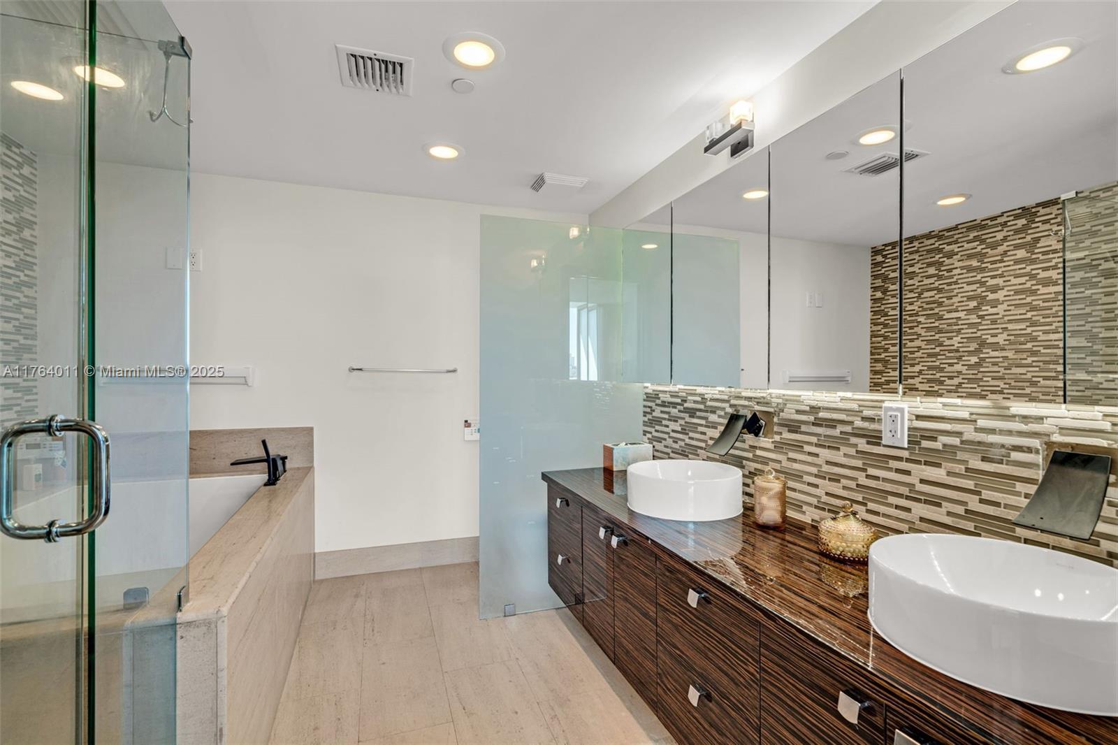 MEI CONDO - Residential