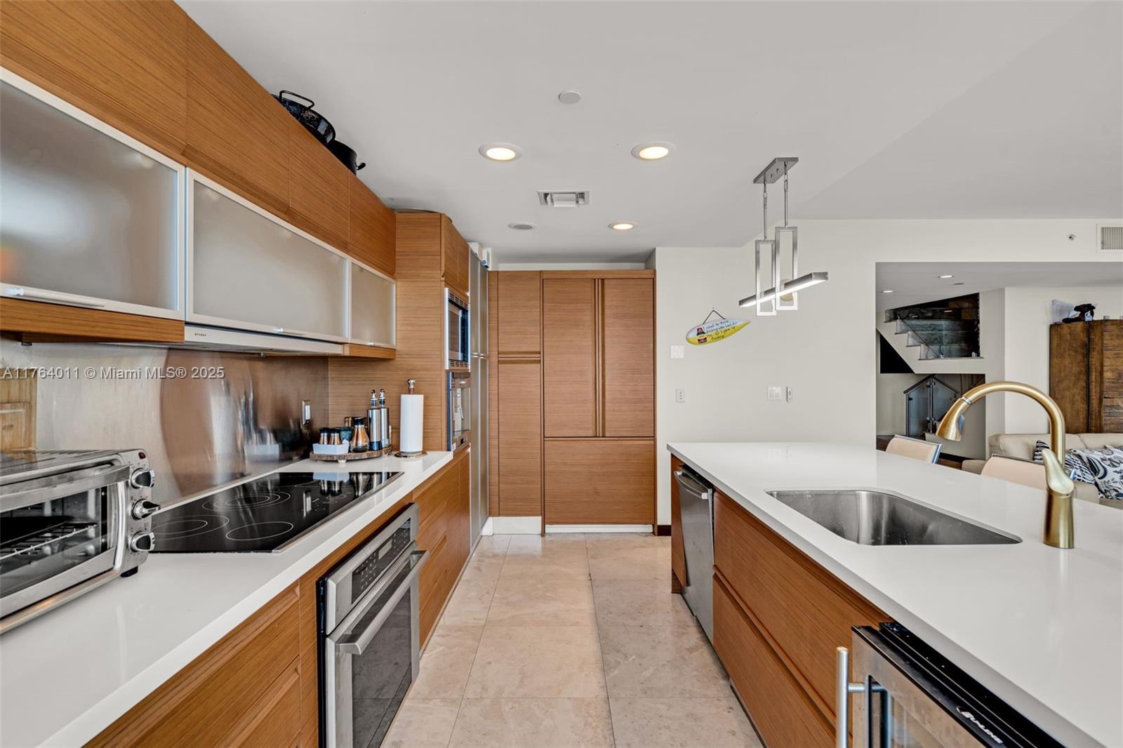MEI CONDO - Residential