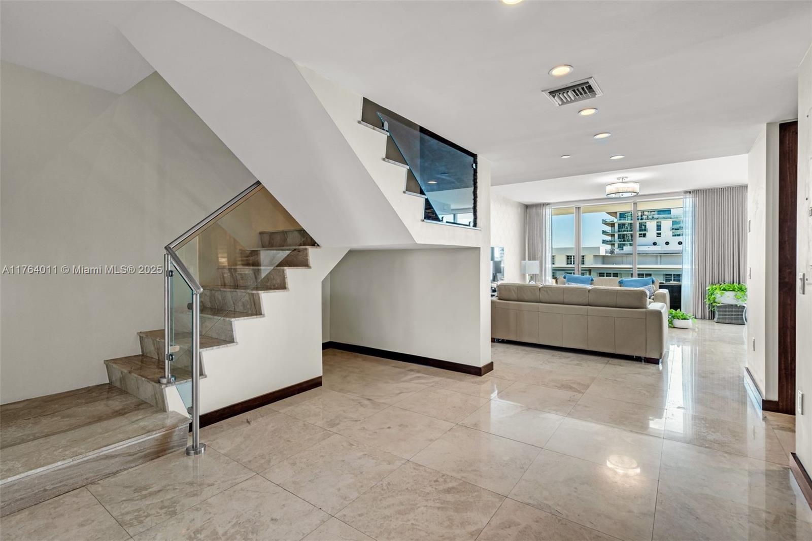 MEI CONDO - Residential