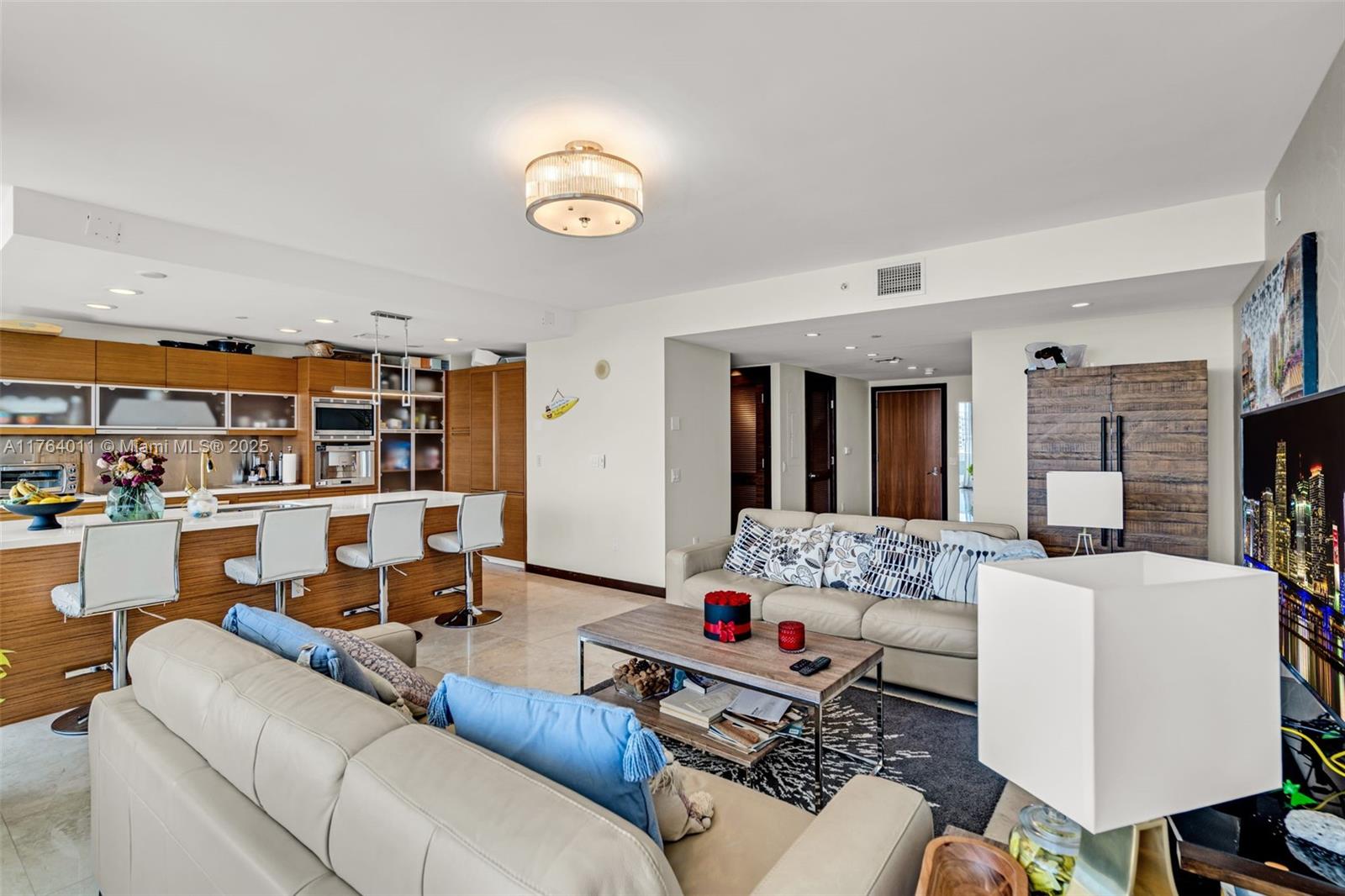 MEI CONDO - Residential