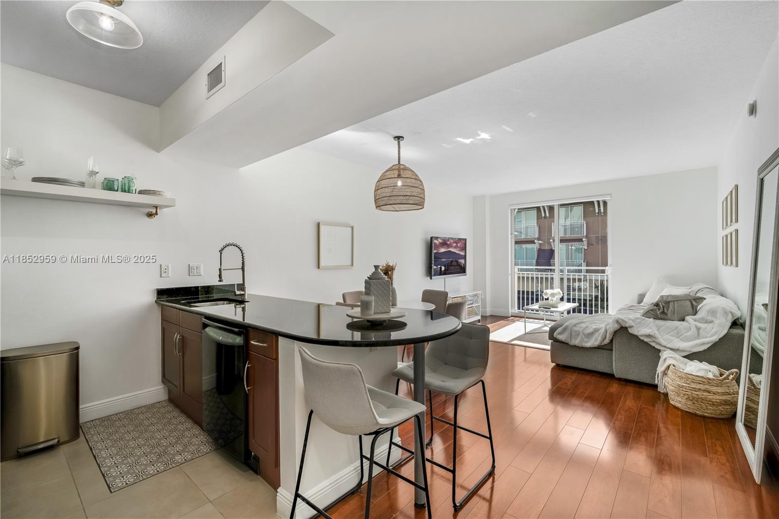 DOWNTOWN DADELAND CONDO N - Residential Lease