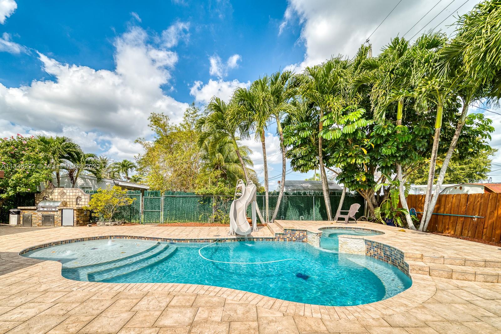 TROPICAL ESTATES 1ST ADDN - Residential