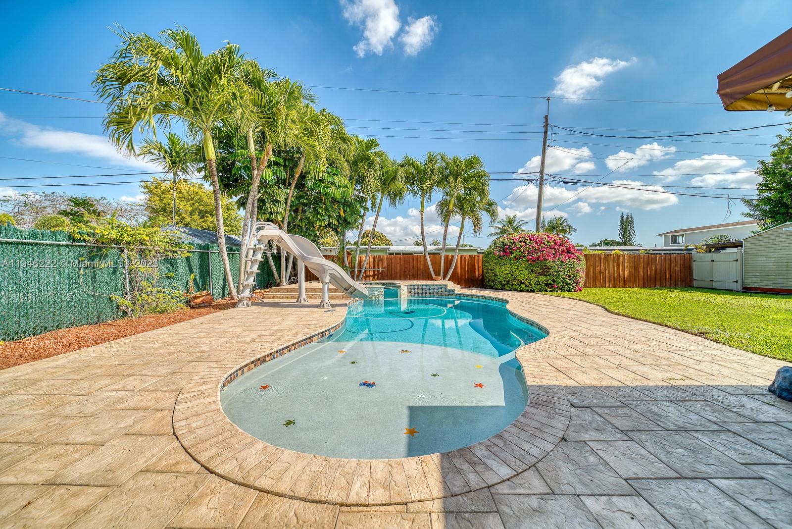TROPICAL ESTATES 1ST ADDN - Residential
