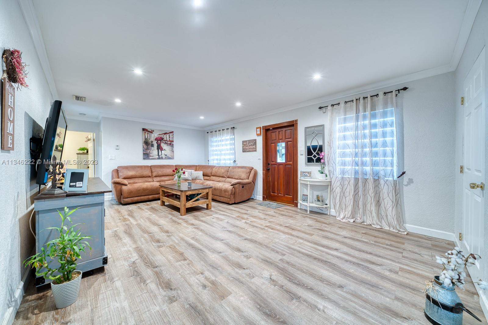 TROPICAL ESTATES 1ST ADDN - Residential