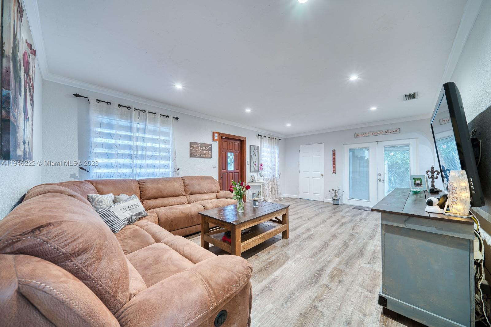 TROPICAL ESTATES 1ST ADDN - Residential