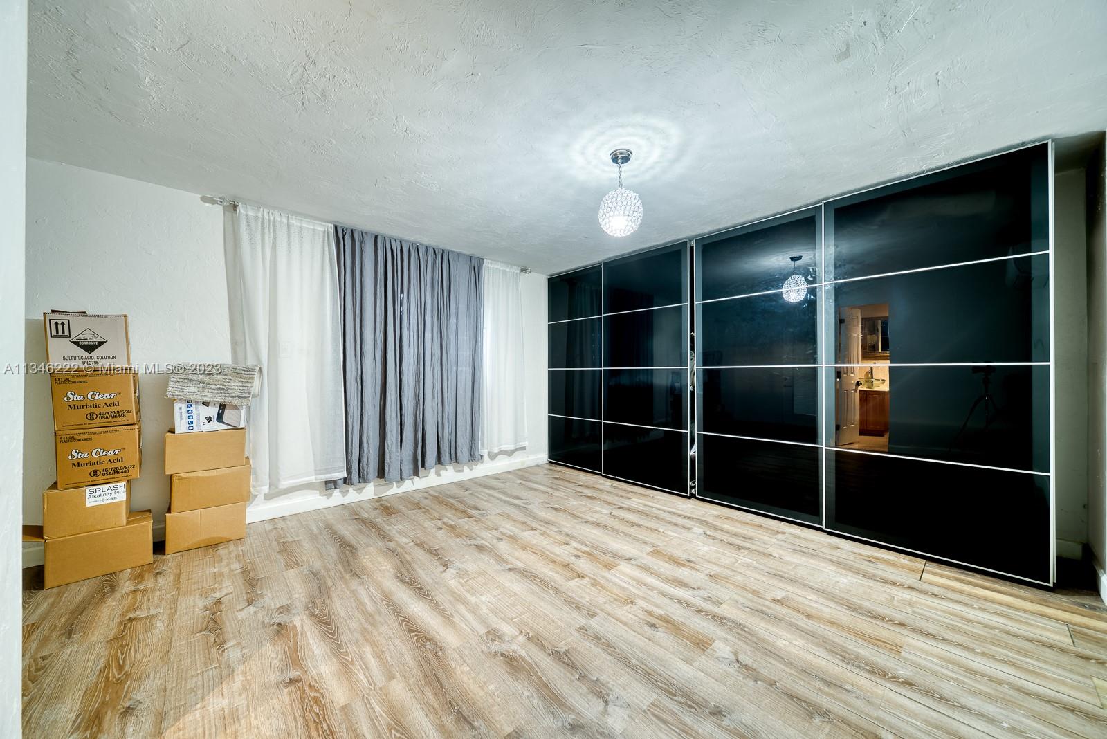 TROPICAL ESTATES 1ST ADDN - Residential