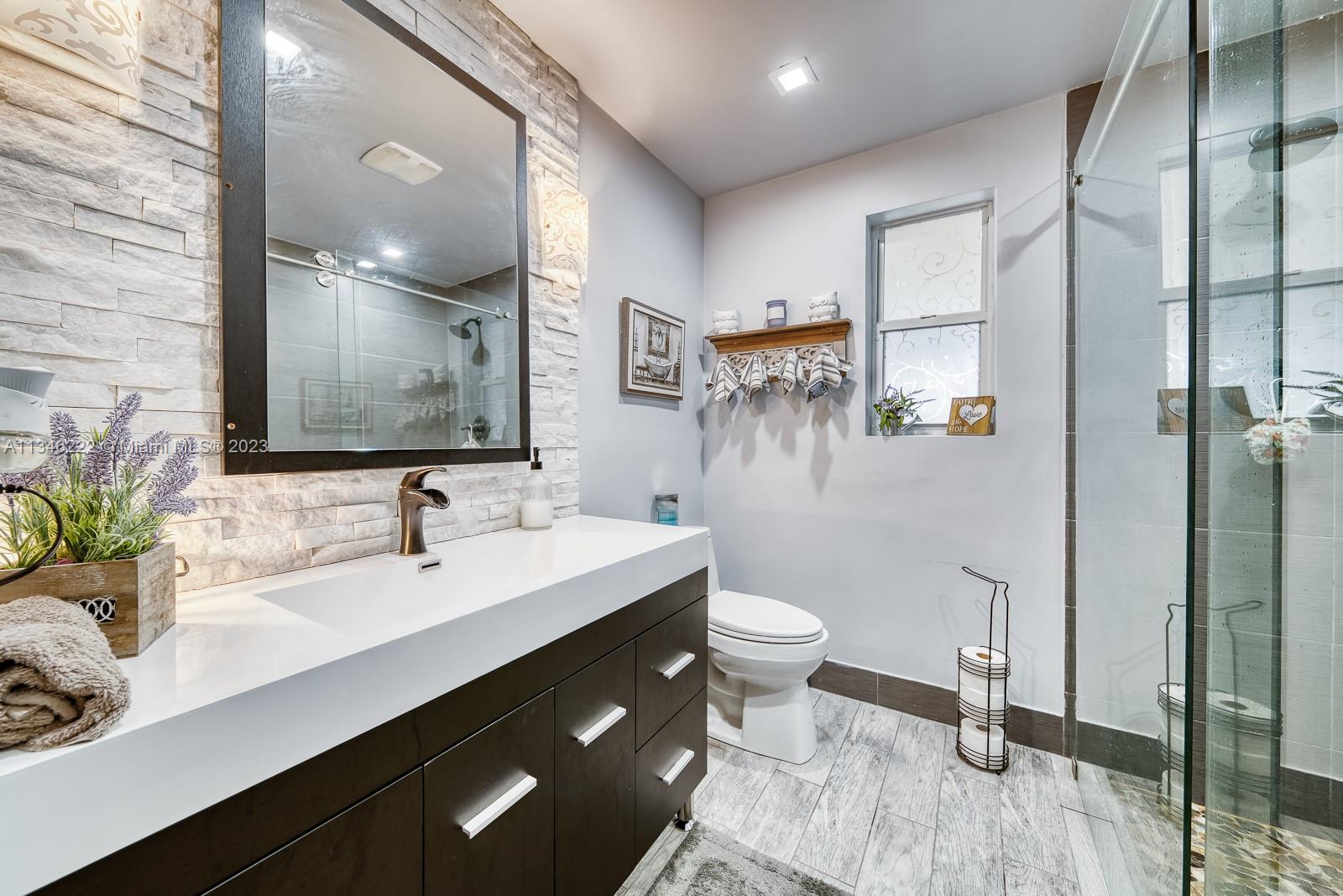 TROPICAL ESTATES 1ST ADDN - Residential