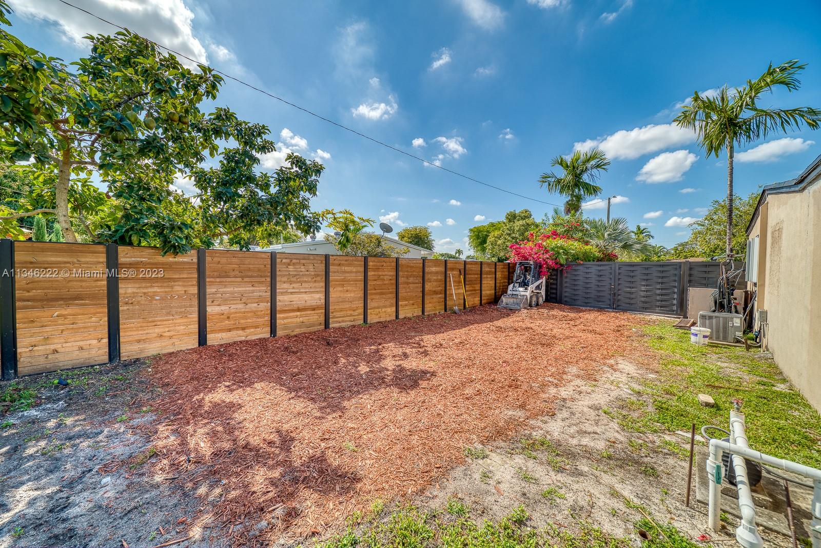 TROPICAL ESTATES 1ST ADDN - Residential