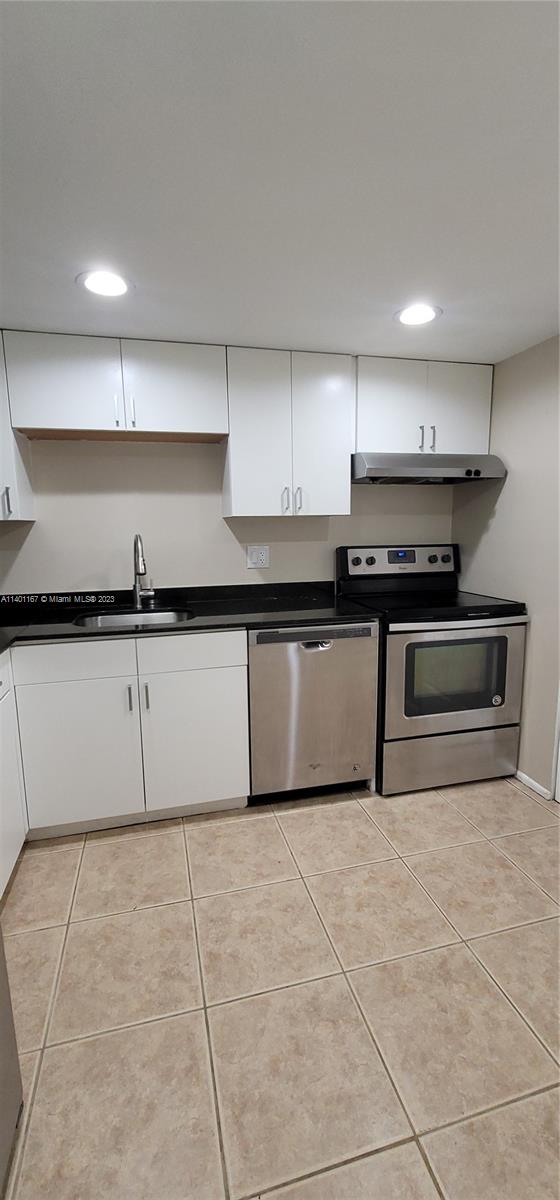 VERSAILLES GARDENS CONDO - Residential Lease